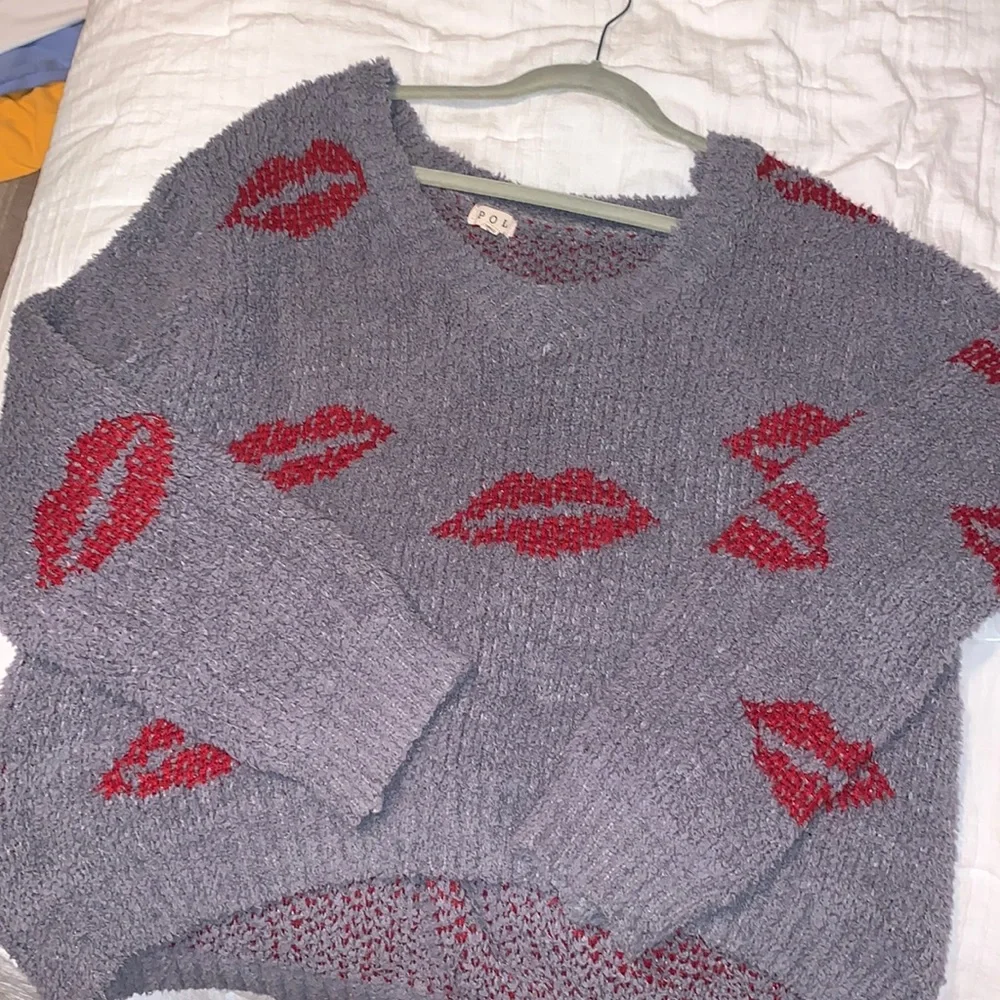 Lips V neck Sweater - Picture 1 of 2